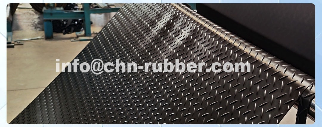 Diamond plate rubber mat roll 