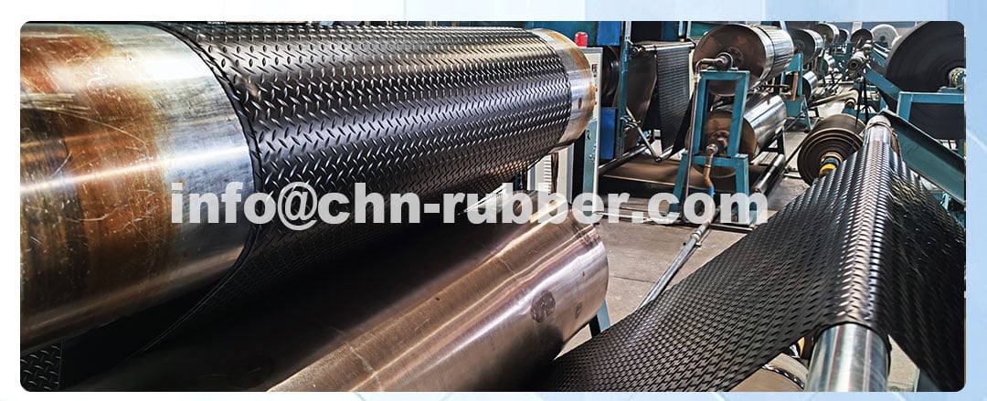 Diamond plate rubber mat roll 