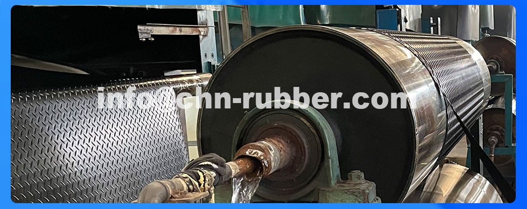 Rubber tread plate 