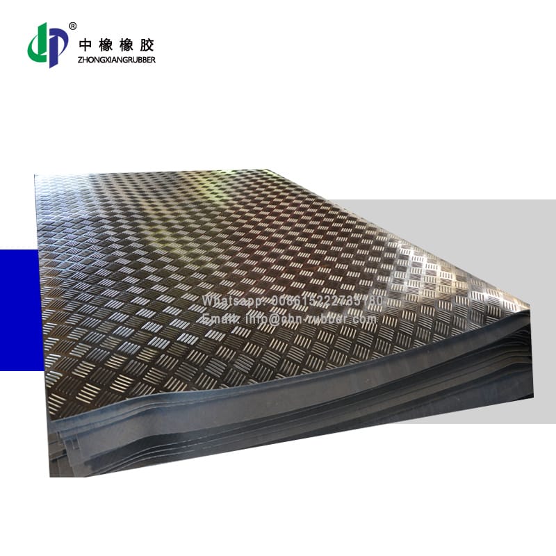 рулонное резиновое покрытие 3 мм дорожка автомобильная шашки